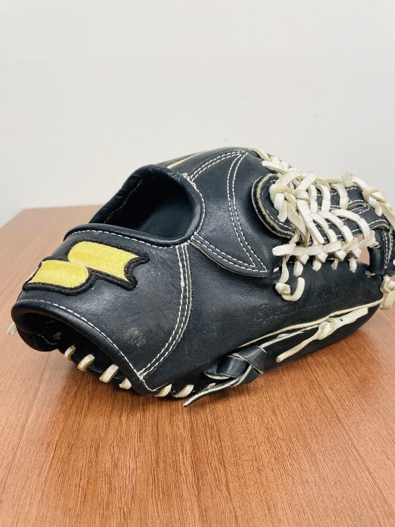 【美品】SSK エスエスケー　軟式野球用　内野手用 黒色　白色　グローブ　野球