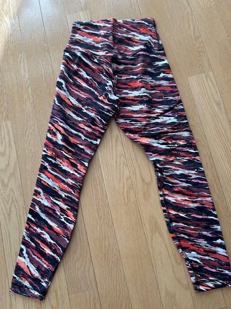 Lululemon ヨガウェア スポーツブラとレギンスセット