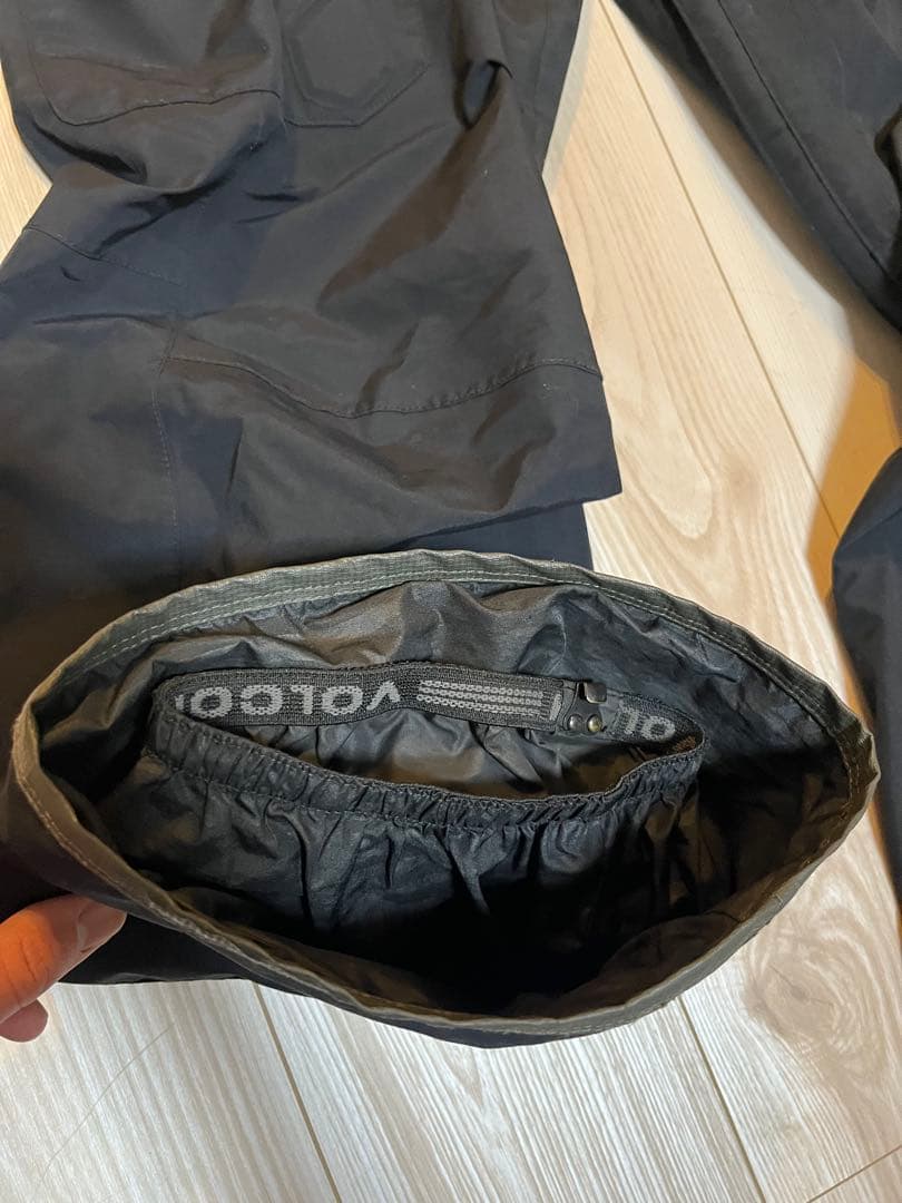 VOLCOM スノーボードウェア パンツ　メンズ