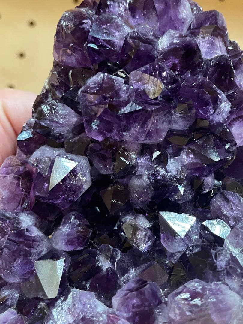 ウルグアイ産A A A級アメジストクラスター、ドーム　綺麗な濃紫水晶（天然石）