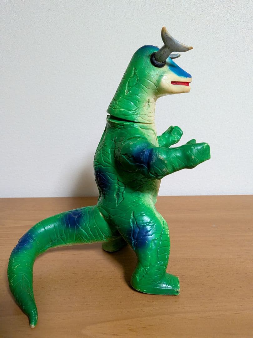 【当時もの】ブルマァク　ソフビ　エレキング　ウルトラセブン（補修あり）