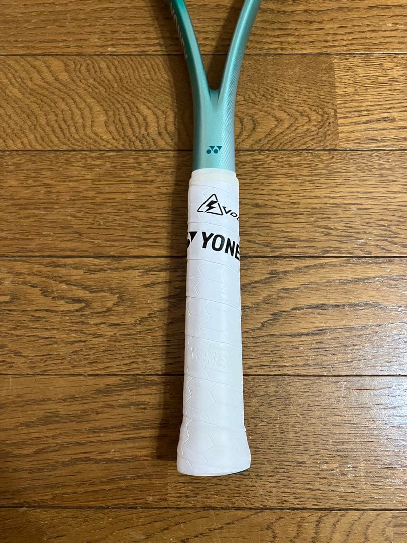 【美品】YONEX ヨネックス 02ボルトレイジ7V フレッシュグリーン