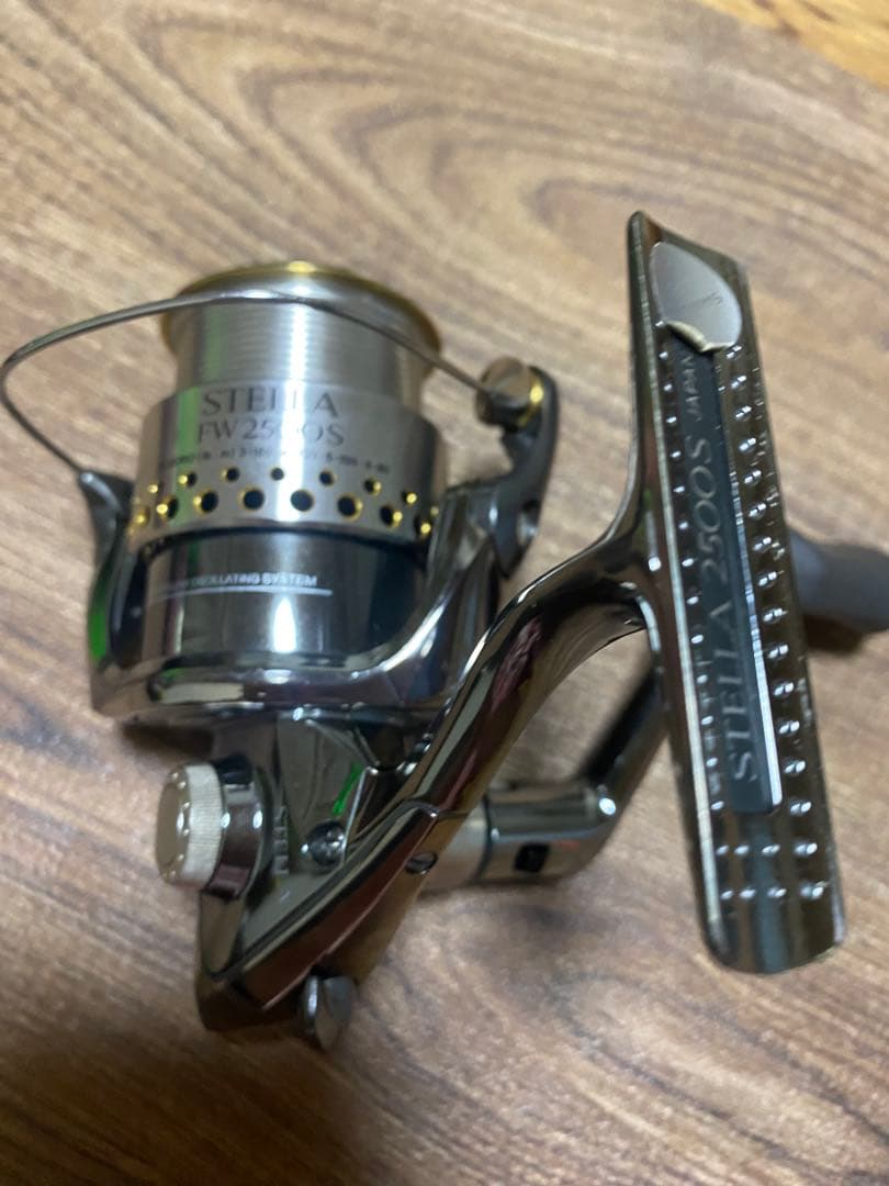 美品　人気　シマノ　ステラ FW2500S SC78E スピニングリールとケース