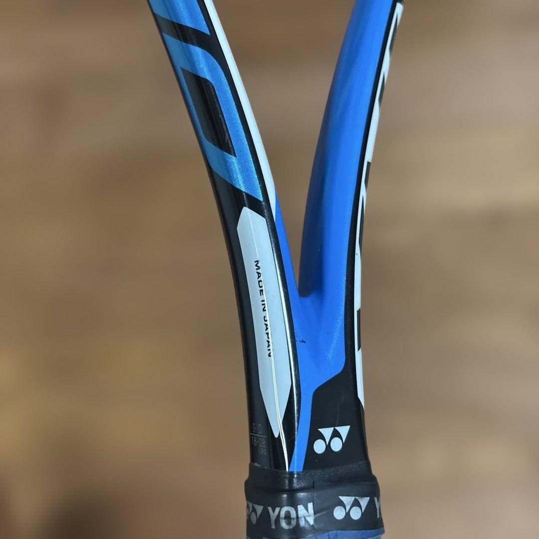 YONEX テニスラケット ホワイト/ブルー（硬式用）