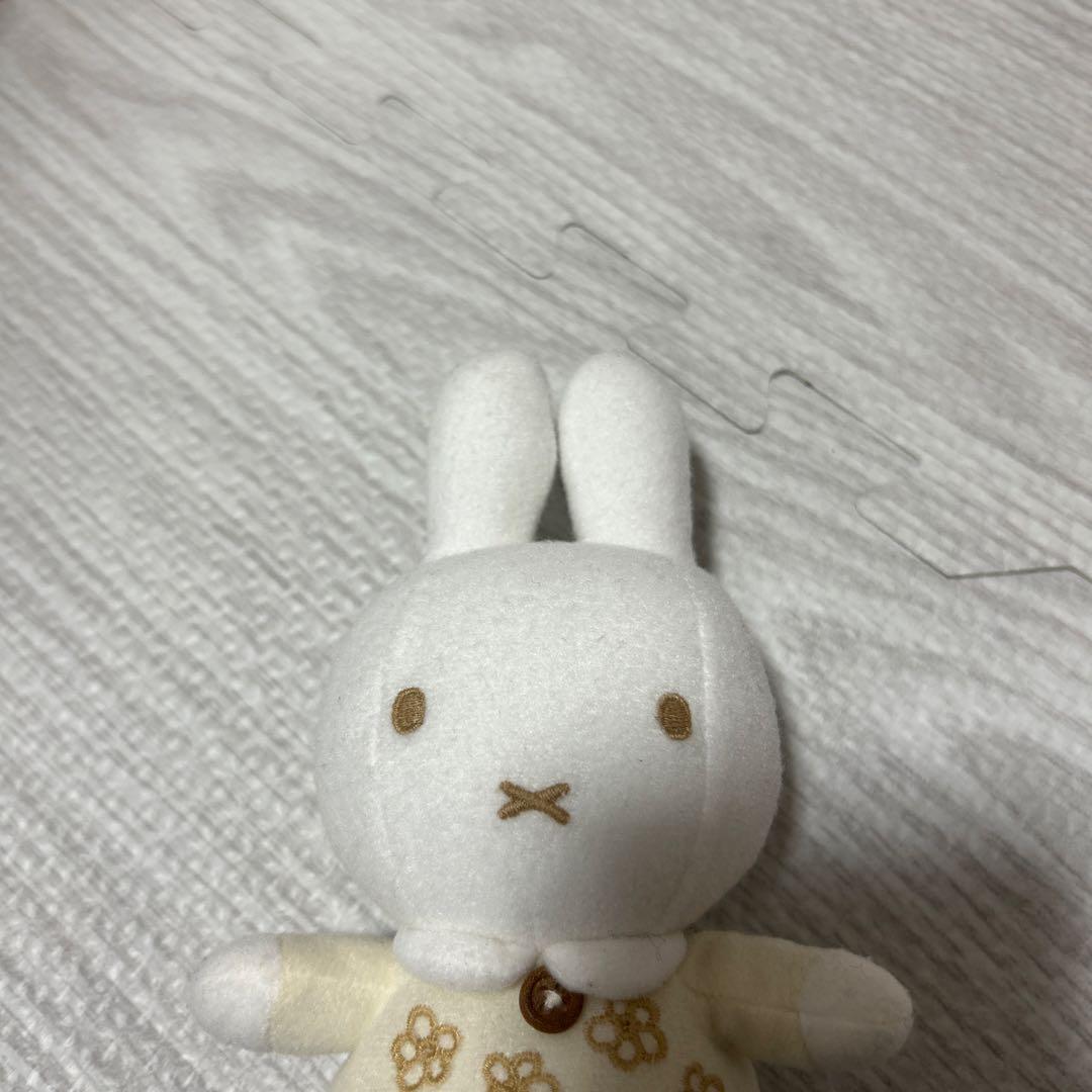 ミッフィー　ぬいぐるみ ホワイトシリーズ　小 希少品