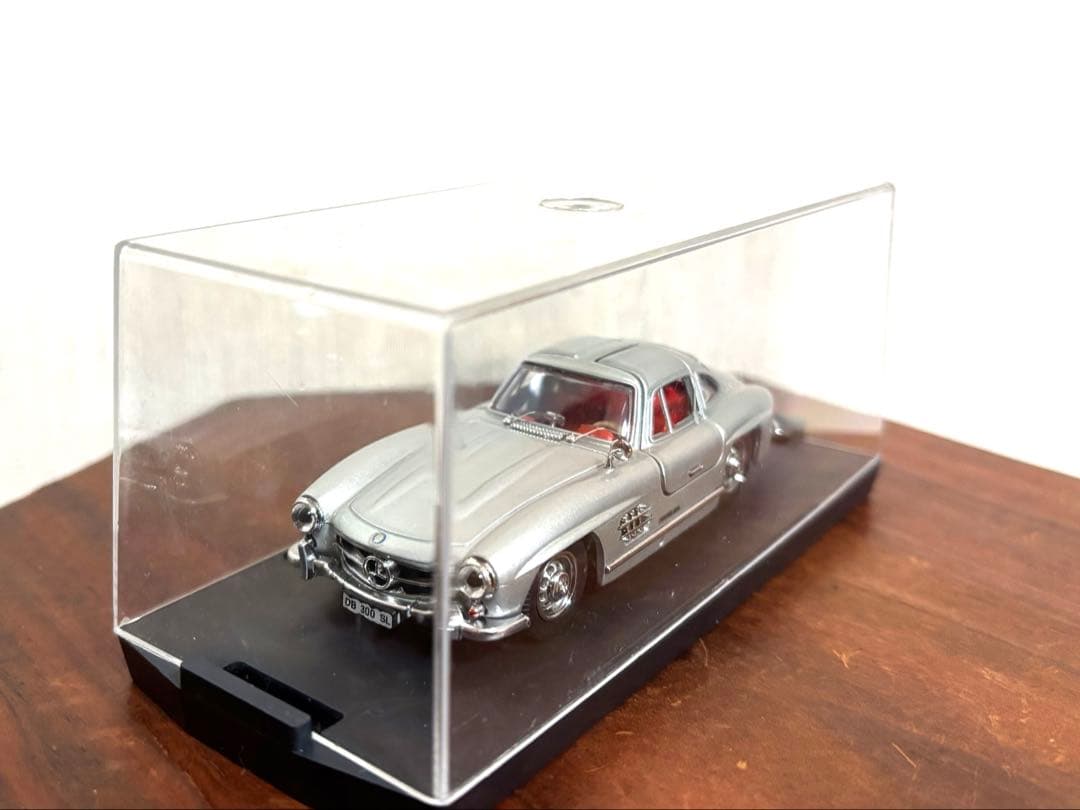 メルセデスベンツ300 SL ガルウィングミニカー 1/43