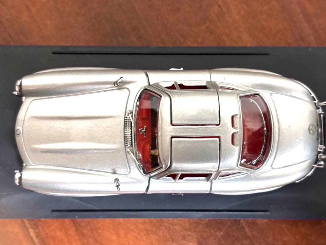 メルセデスベンツ300 SL ガルウィングミニカー 1/43