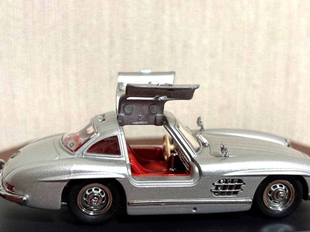 メルセデスベンツ300 SL ガルウィングミニカー 1/43