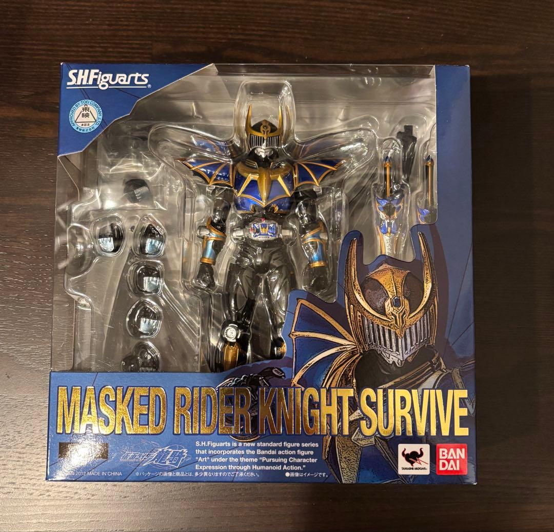 新品　S.H.Figuarts 仮面ライダーナイトサバイブ 「仮面ライダー龍騎」