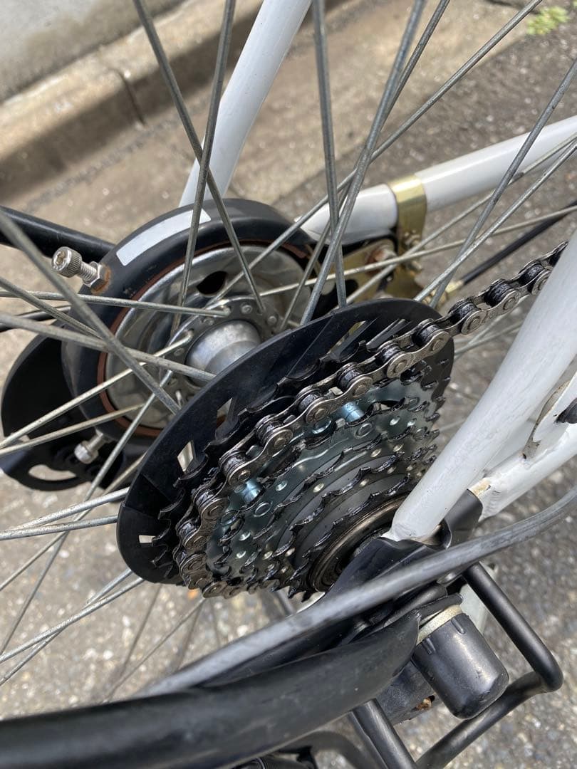 整備済 ギヤ6段 LEDオートライト 26インチ 白 自転車