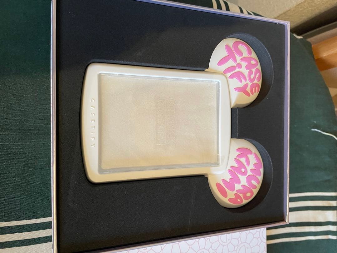 村上隆 × CASETiFY Snappy トレーディングカードホルダー