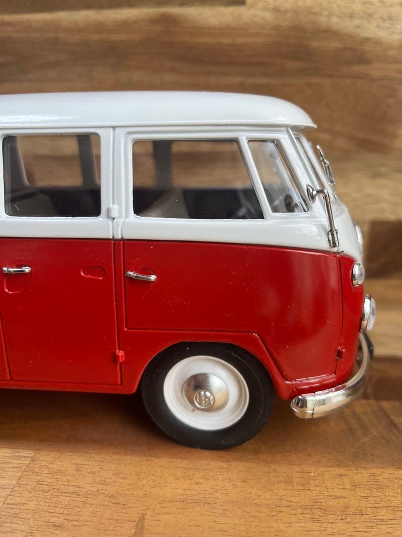 Volkswagen Type 2 (T1) バス ミニカー