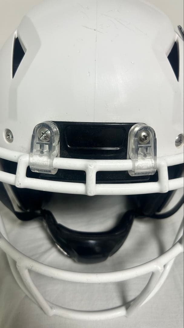 ヘルメットシャットS白　フェイスカバー付き アメフト　防具　プロテクター