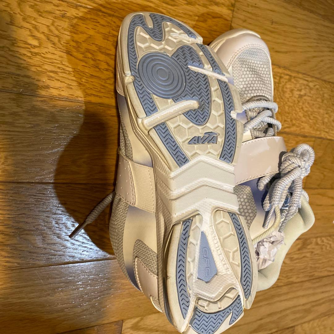 【美品】AVIA（アビィア）フィットネスシューズ　24センチ