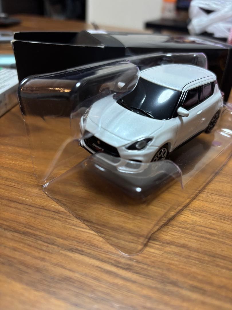 レア　非売品 1/43 スズキ スイフトスポーツ ミニカー ホワイト　ZC33S