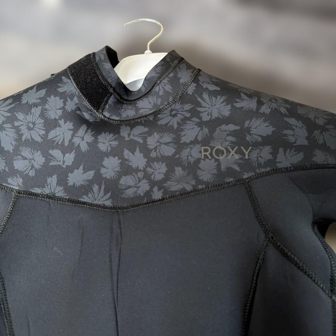 ☆専用☆ROXY フラワーパターン フルスーツ