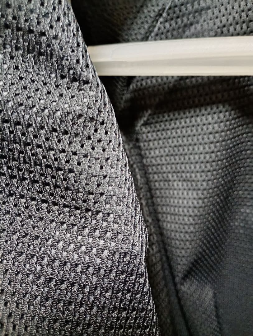 新品タグ付　2XU　裏メッシュウインドブレーカーメンズМ相当
