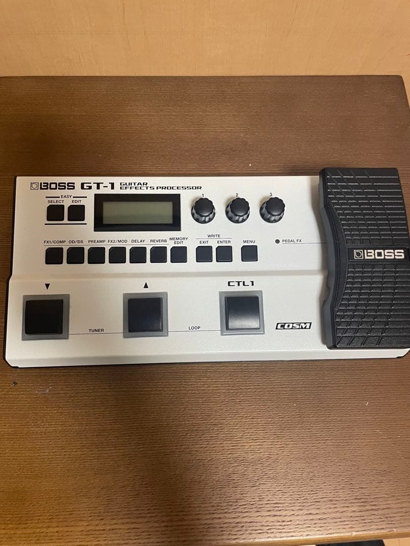 BOSS GT-1 マルチギターエフェクト　限定生産　 ホワイト　アダプター付き