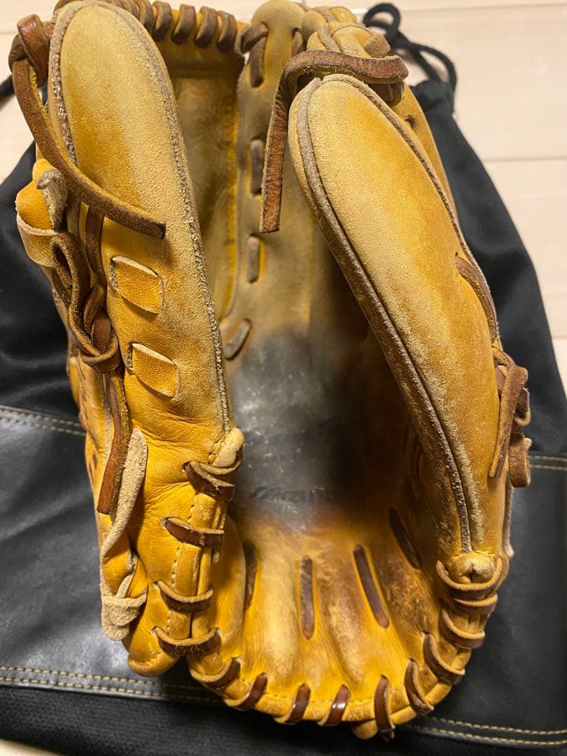 Mizuno ピッチャー用硬式グローブ(袋カバー付き)