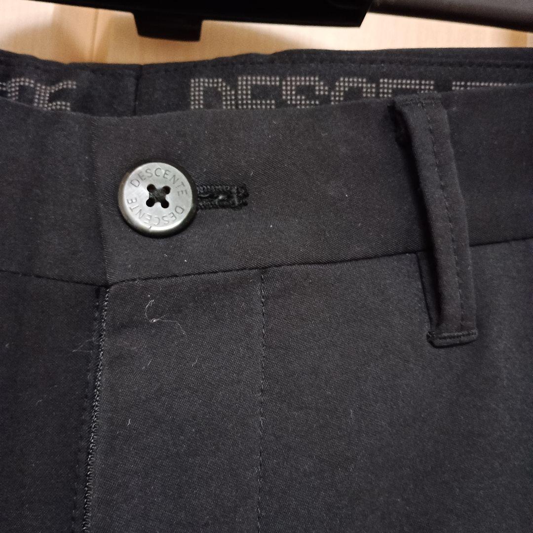 DESCENTE GOLF スリムフィット 黒パンツ
