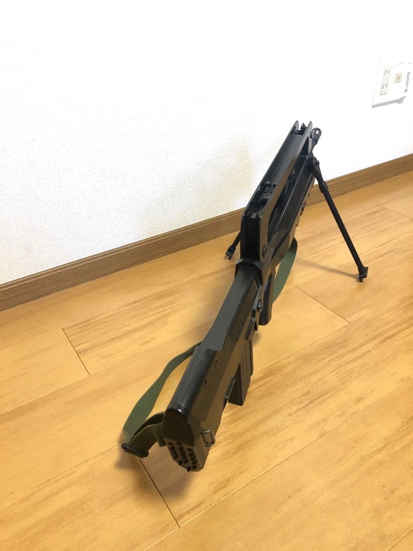 東京マルイ製 FA-MAS S バイポッド付き 電動ガン 中古品です