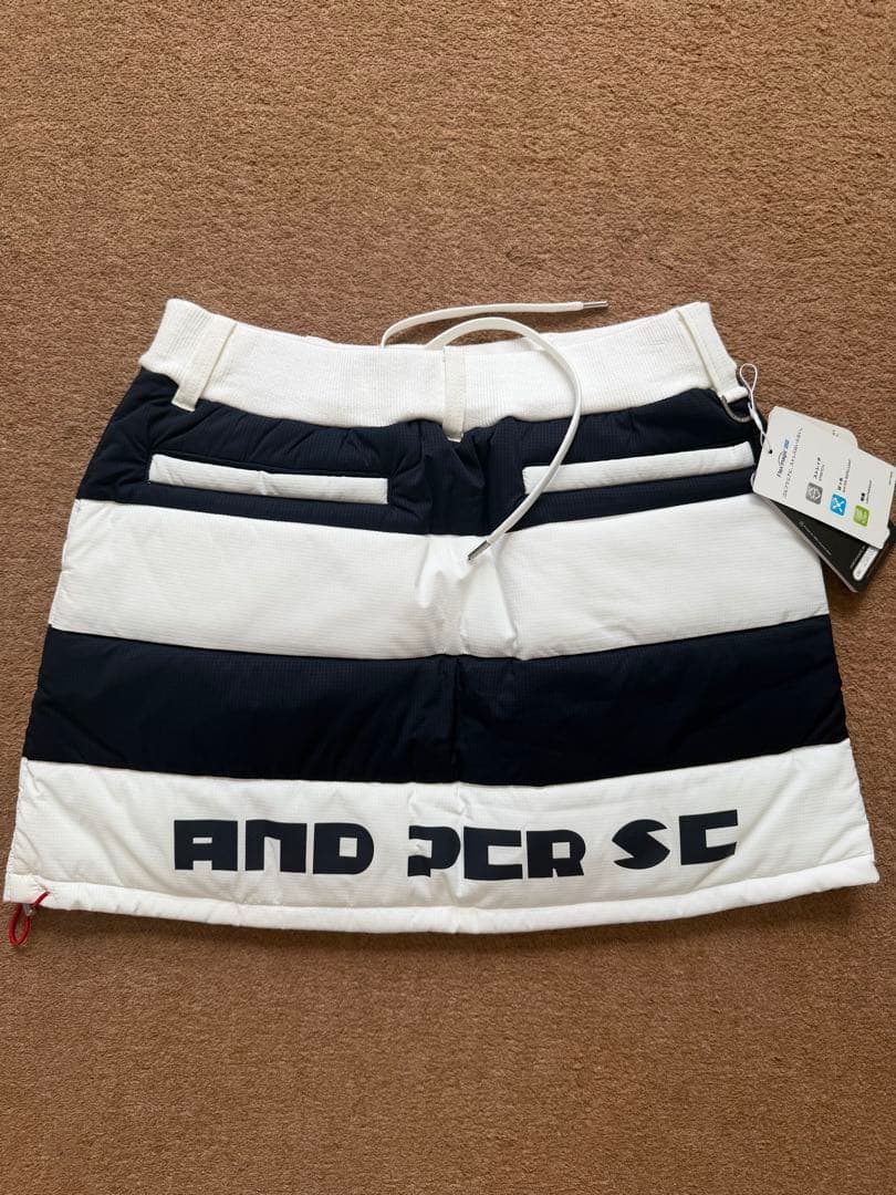 and per se スカート 白紺ストライプ 新品　M 冬用