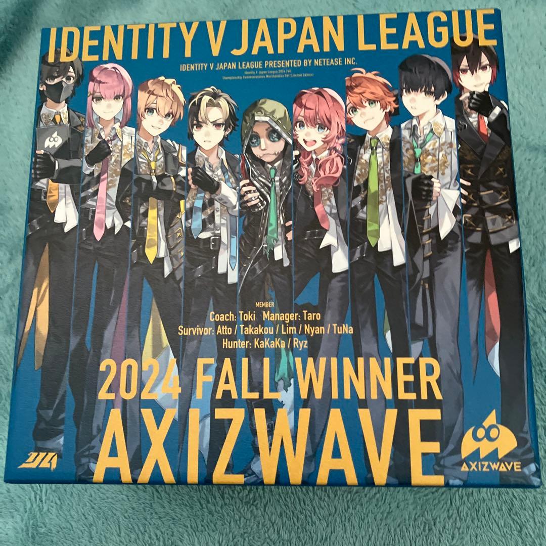 AXIZWAVE 優勝記念グッズ 箱 ゴールドカード 缶バッジ アクスタ セット