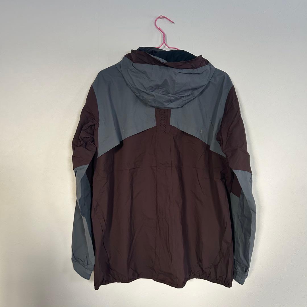 DESCENTE 軽量パッカブルジャケット　新品未使用　Lサイズ