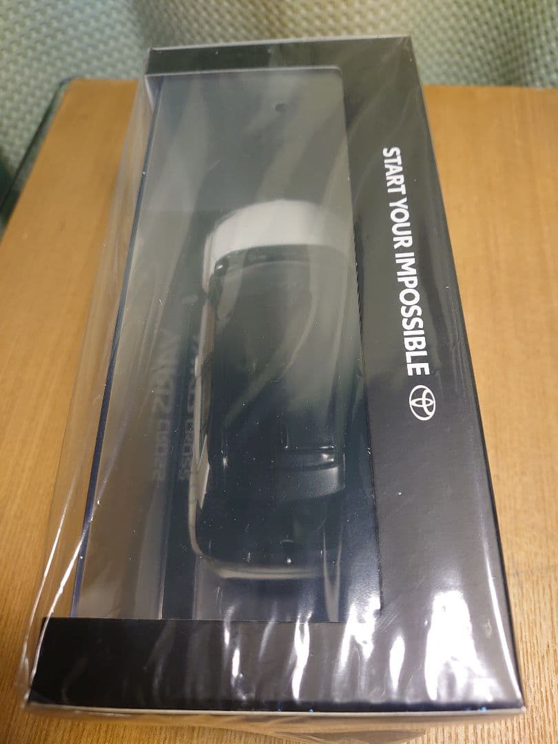 連休割【新品】ヤリスクロス　ブラックマイカ×ホワイトパール　カラーサンプル