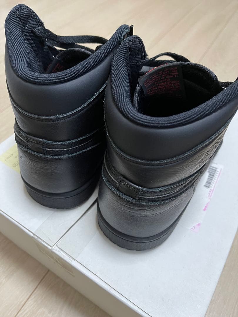 Nike ブラック ハイカット シューズ
