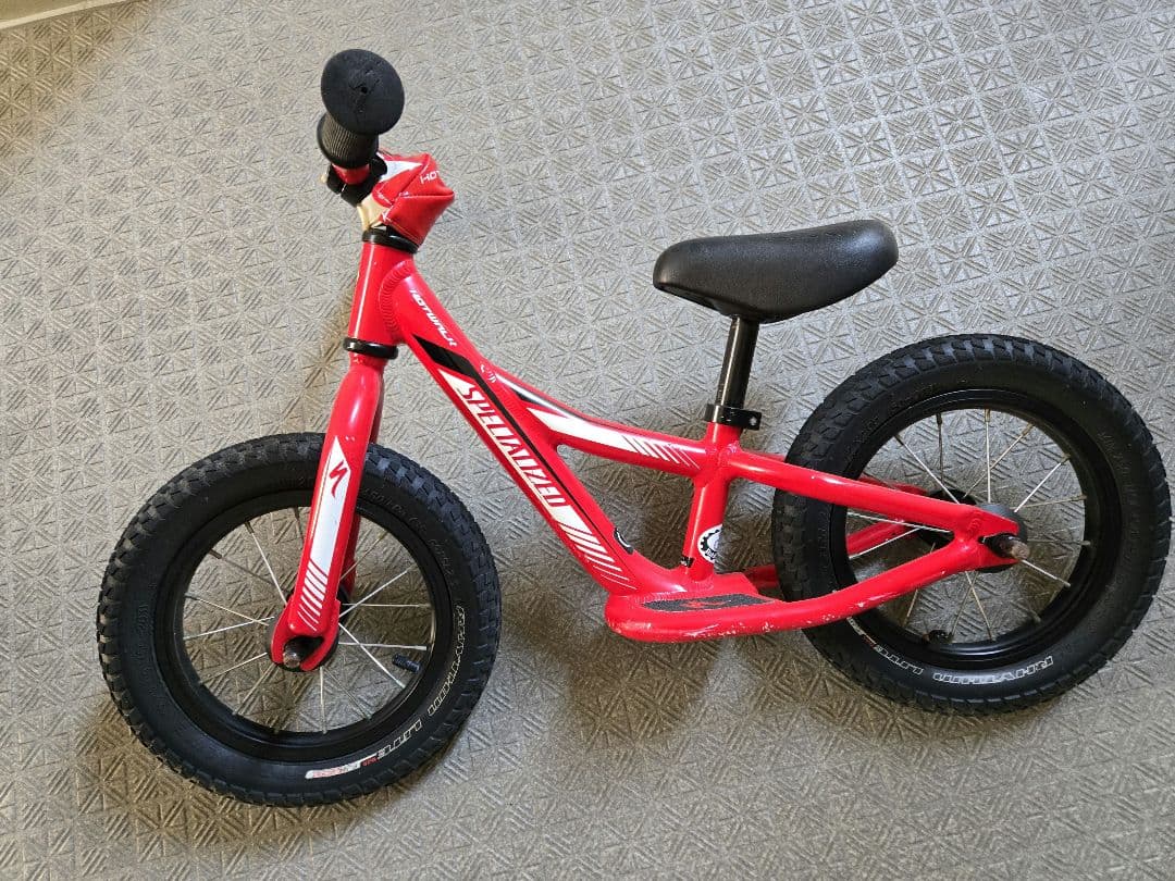 Specialized 12インチ レッド HOTWALK ホットウォーク