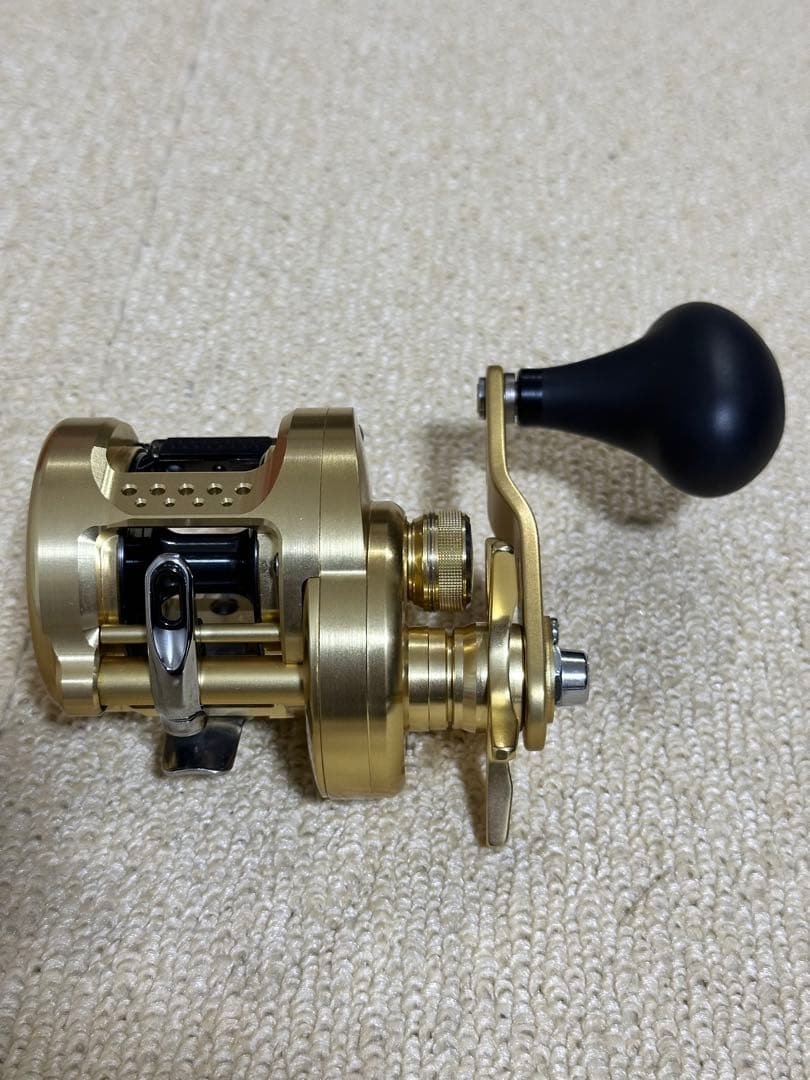 （美品）SHIMANO 15OCEA CONQUEST 301HG 左
