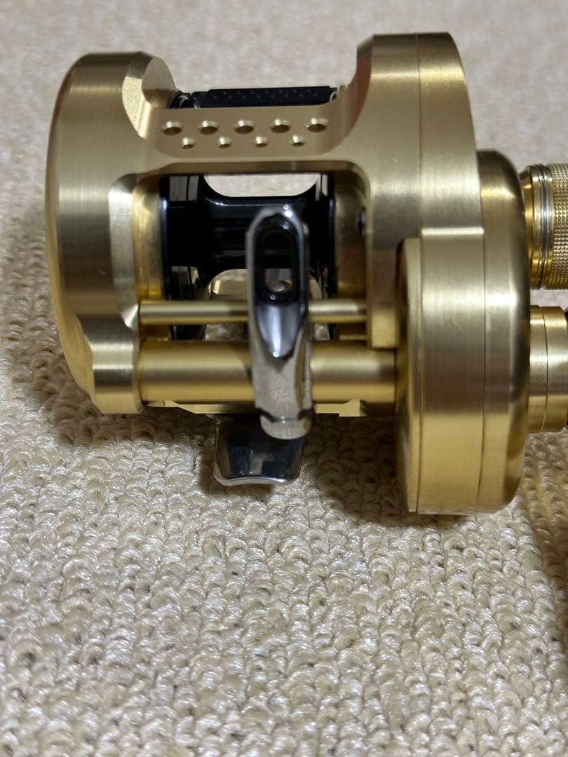 （美品）SHIMANO 15OCEA CONQUEST 301HG 左