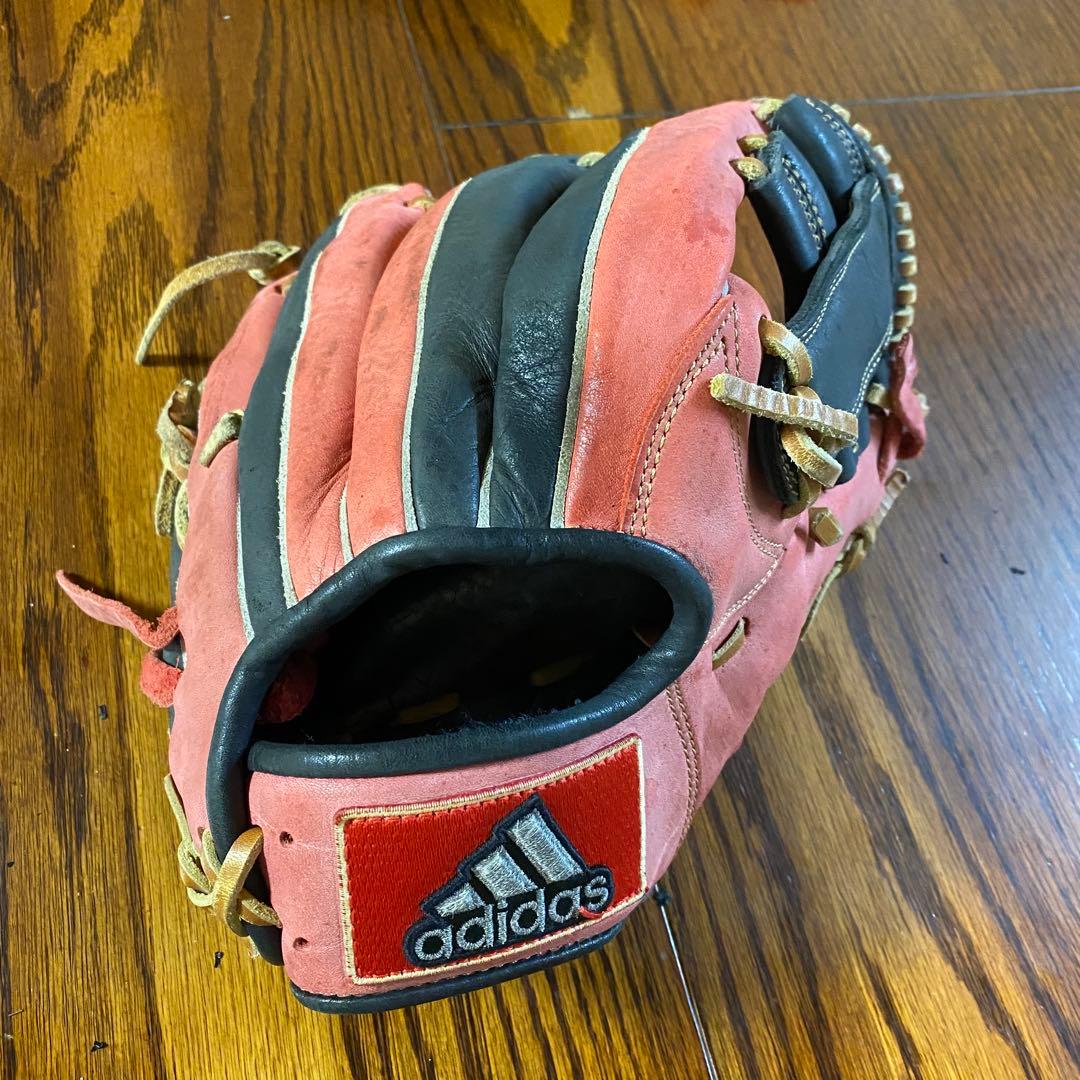 adidas 西岡剛モデル 軟式グローブ リストバンド付き