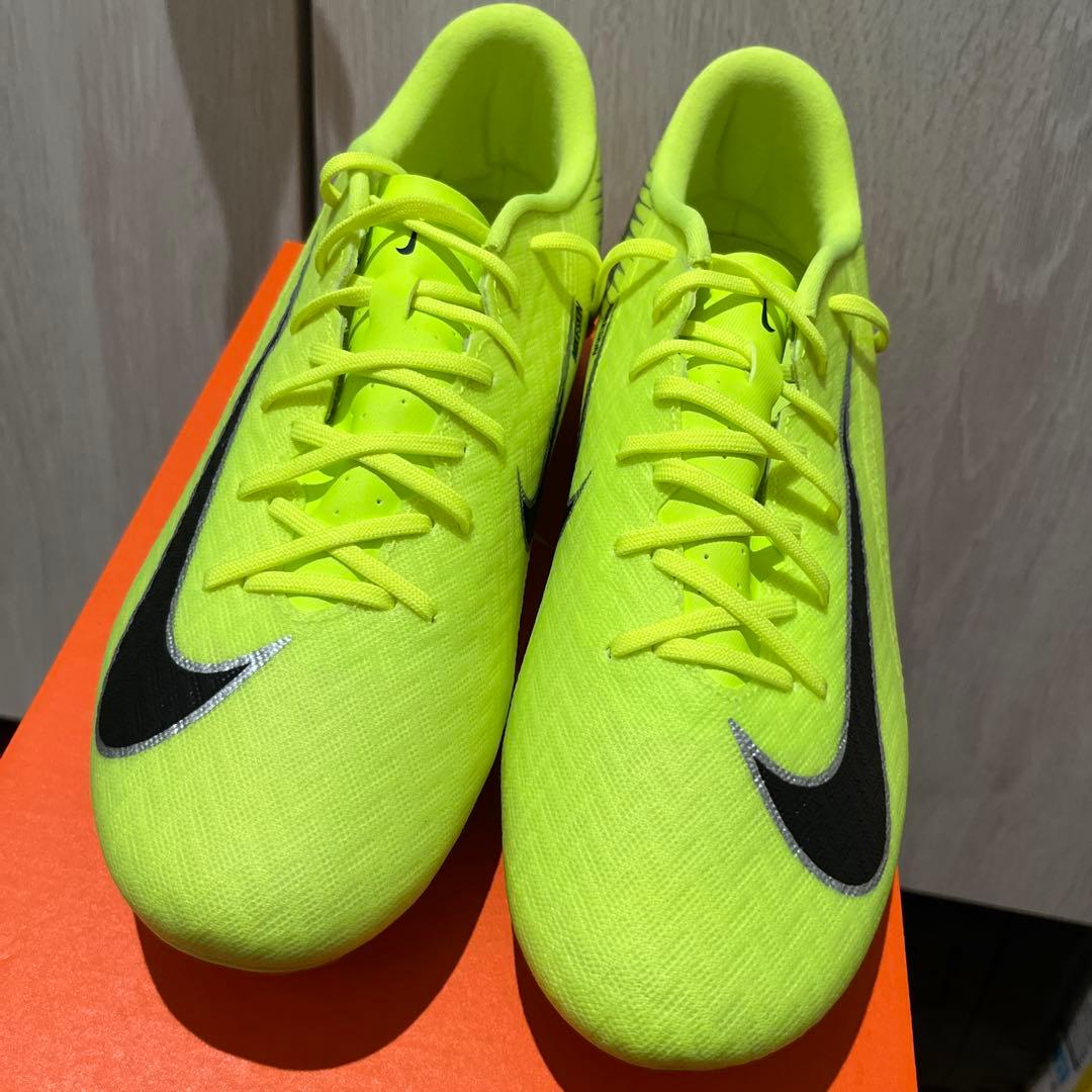 NIKEズーム ヴェイパー 16 アカデミーFG/MG 26cm