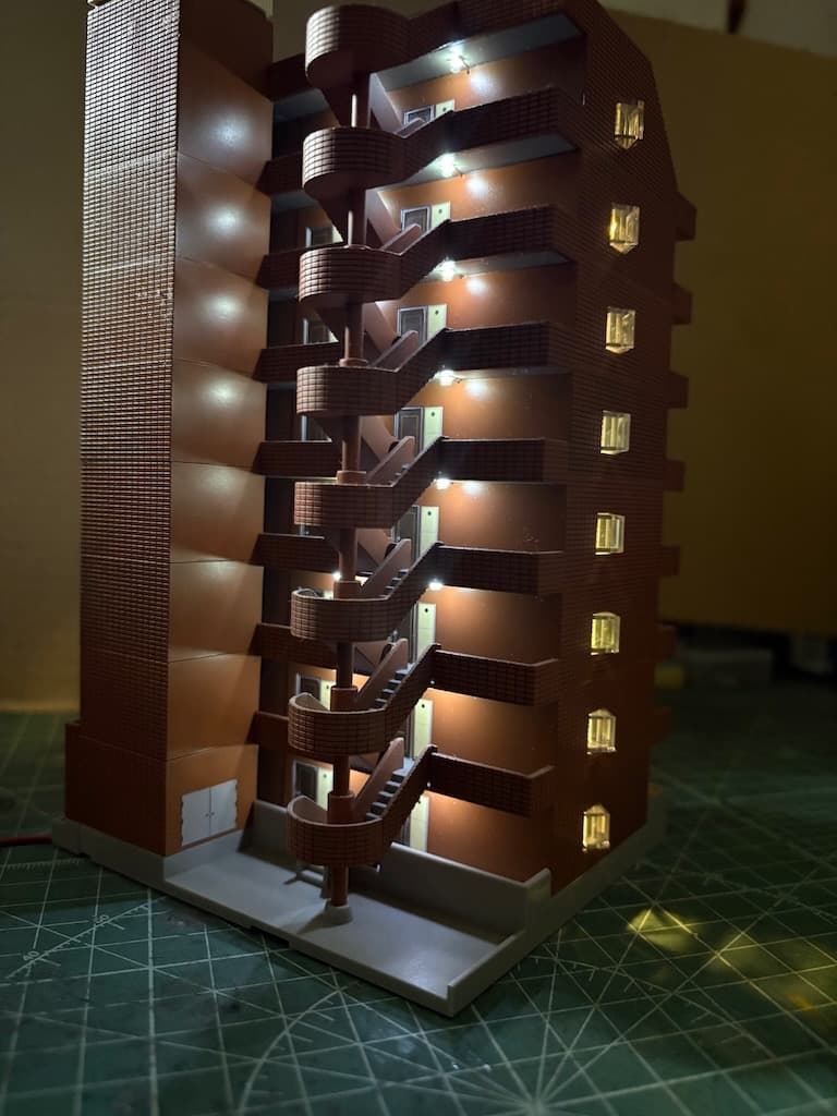 トミックス Tomix 4234　マンション　塗装済み　LED ライト点灯化