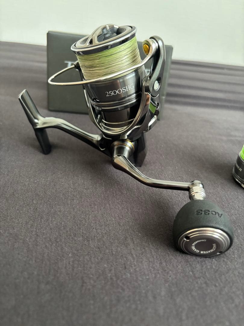 24ツインパワー 2500SHG 替えスプール.パワーハンドルノブ付