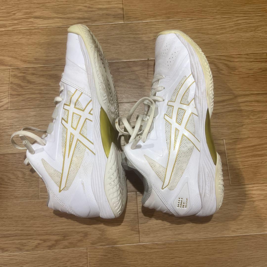 ASICS バレーボールシューズ ホワイト/ゴールド 26.0