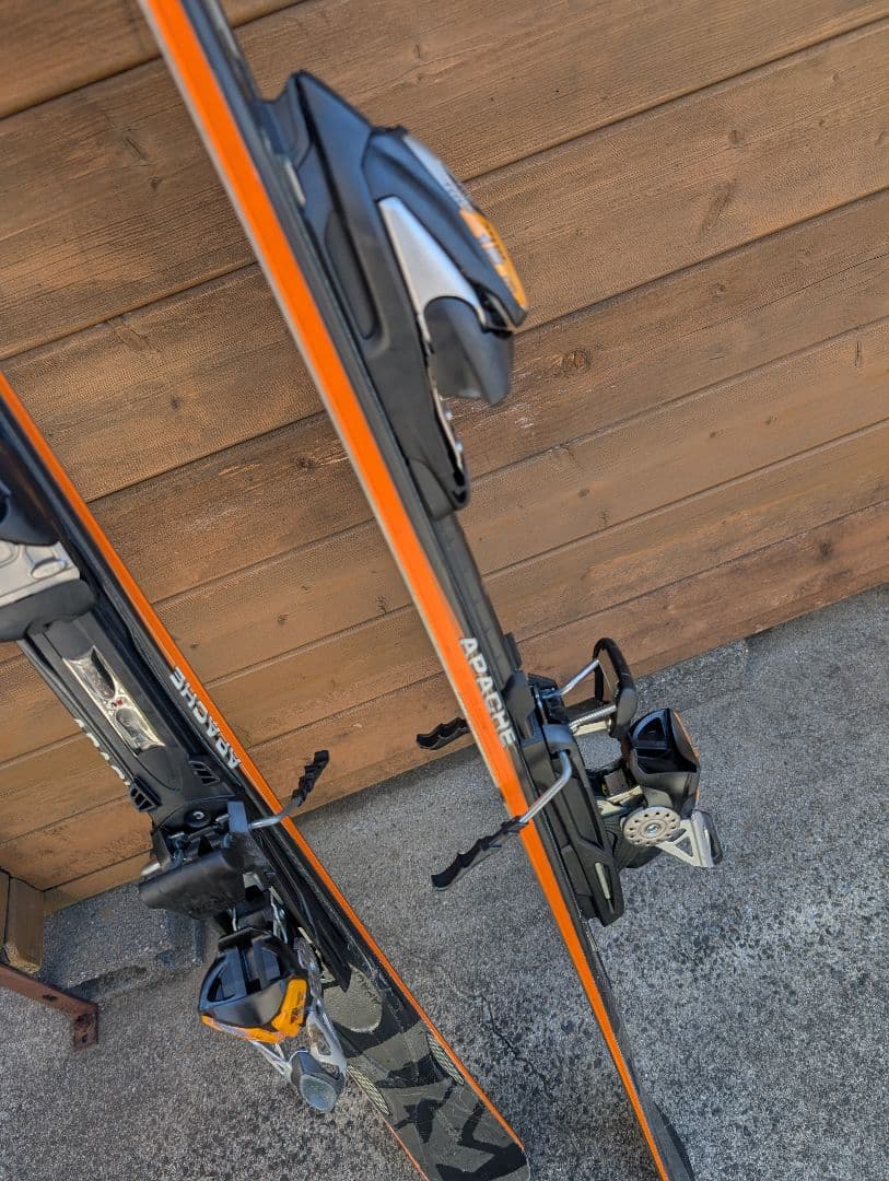 k2スキー（モデル;apeche）