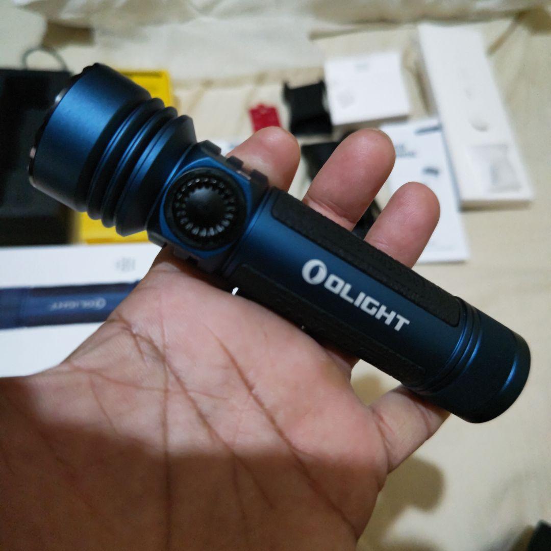 Olight Seeker 4 爆光 懐中電灯 4600ルーメン