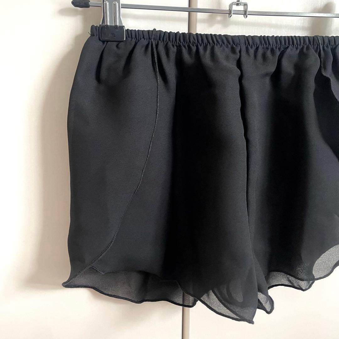【新品タグ付】子ども バレエ ショートパンツ 130 140 黒 希少