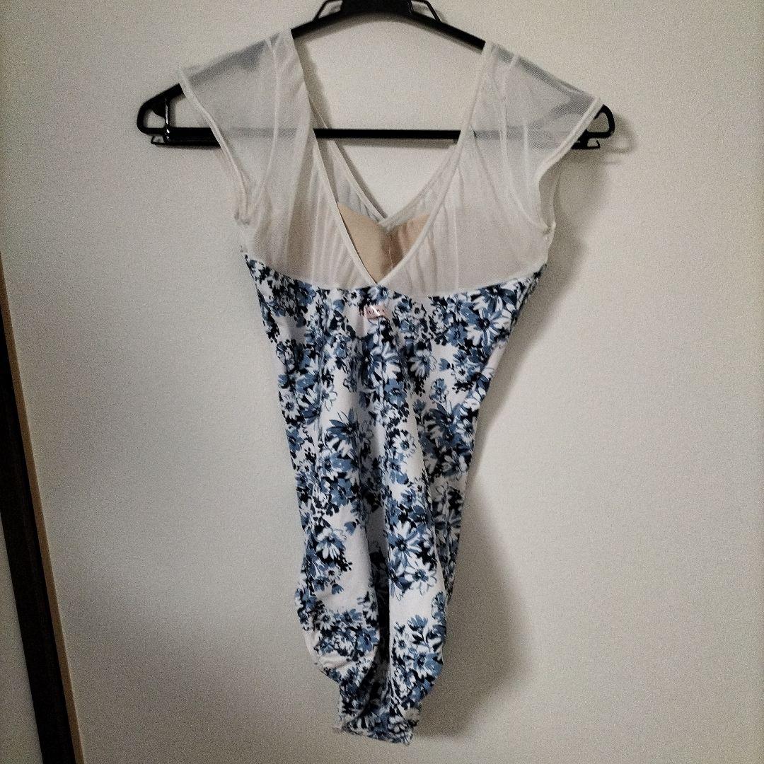 stina 花柄レオタード ホワイト・ブルー　中古品　Mサイズ
