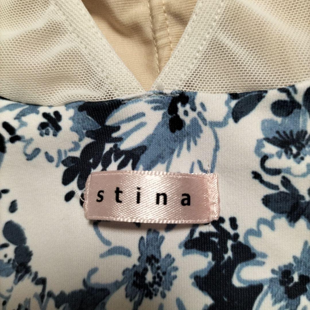 stina 花柄レオタード ホワイト・ブルー　中古品　Mサイズ