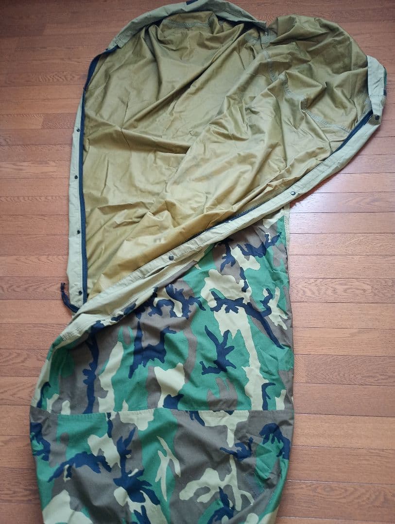 迷彩柄の寝袋カバー　GORE-TEX（中古品）