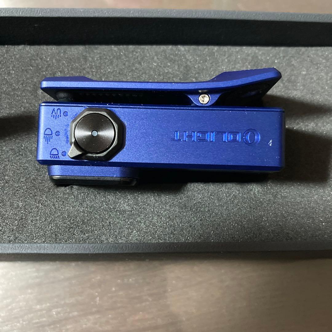 新品未使用　OLIGHT 青い懐中電灯 クリップ付き