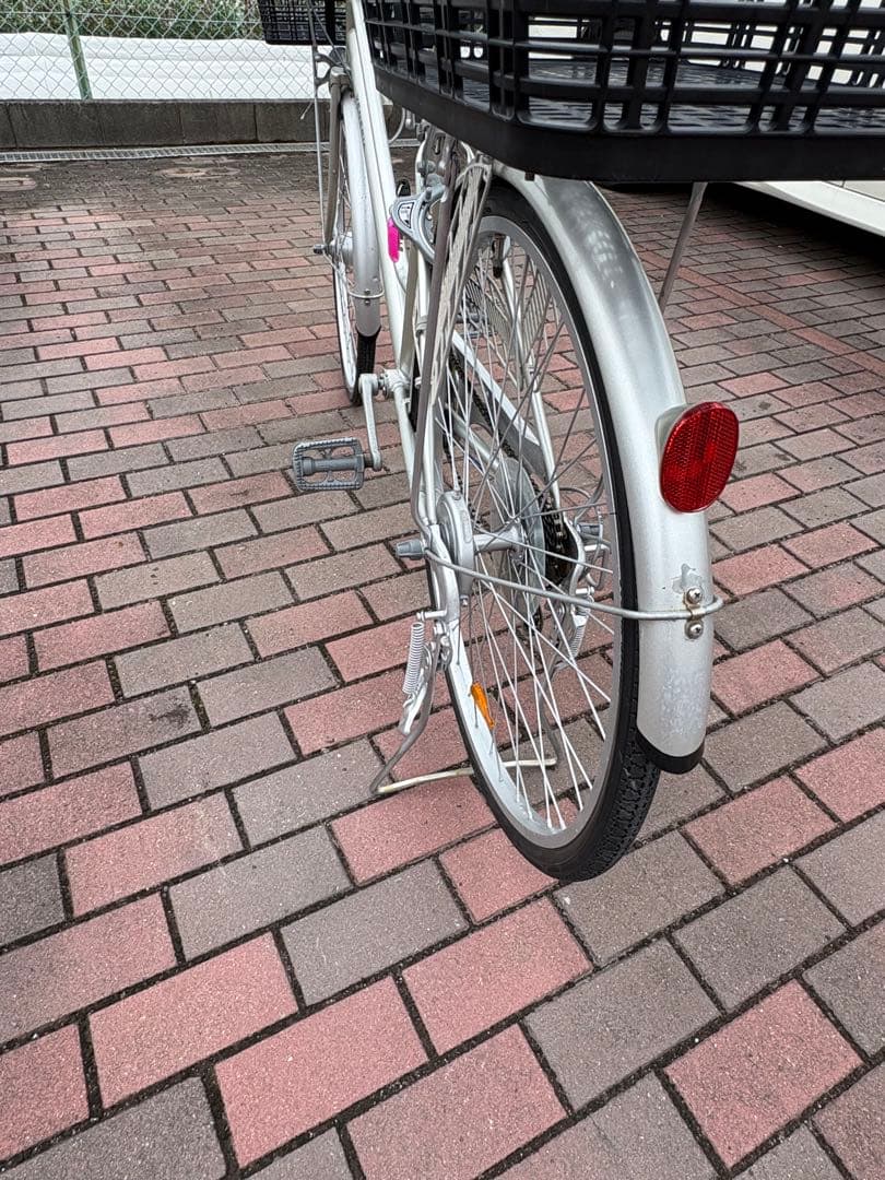 つー(在庫確認、)さん専用 前後籠付きAR変速付きシルバー 軽快車(26㌅)