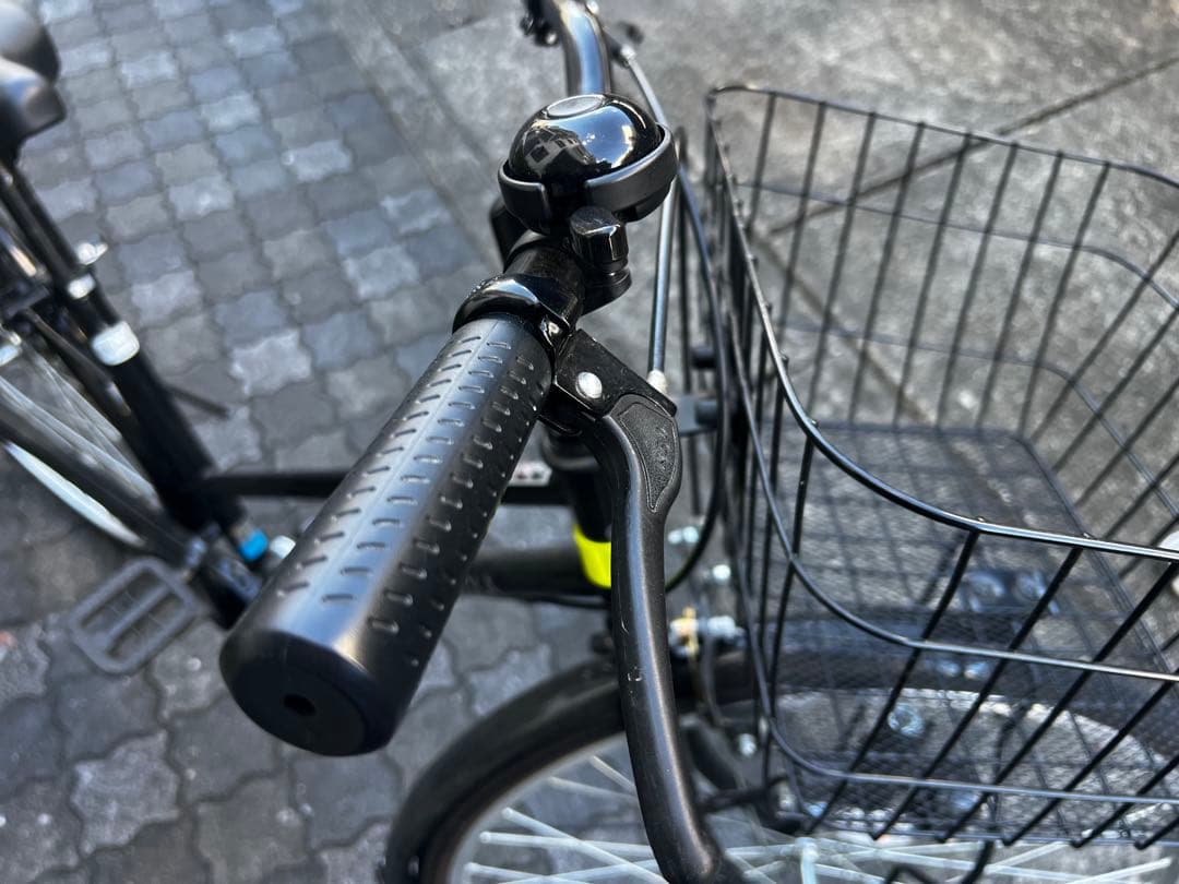 美品【自動空気入れ付き！】カダローラ黒自転車