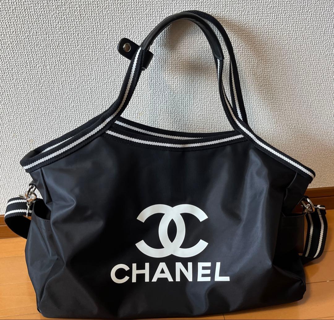 CHANEL 収納 ゆったりバッグ