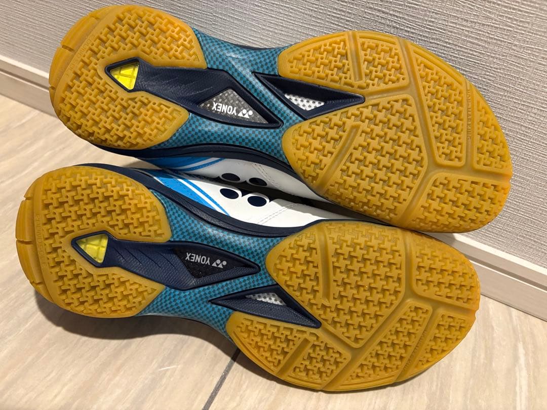 【美品】ヨネックス バドミントンシューズ 65Z 3Eホワイトブルー 26.5㎝