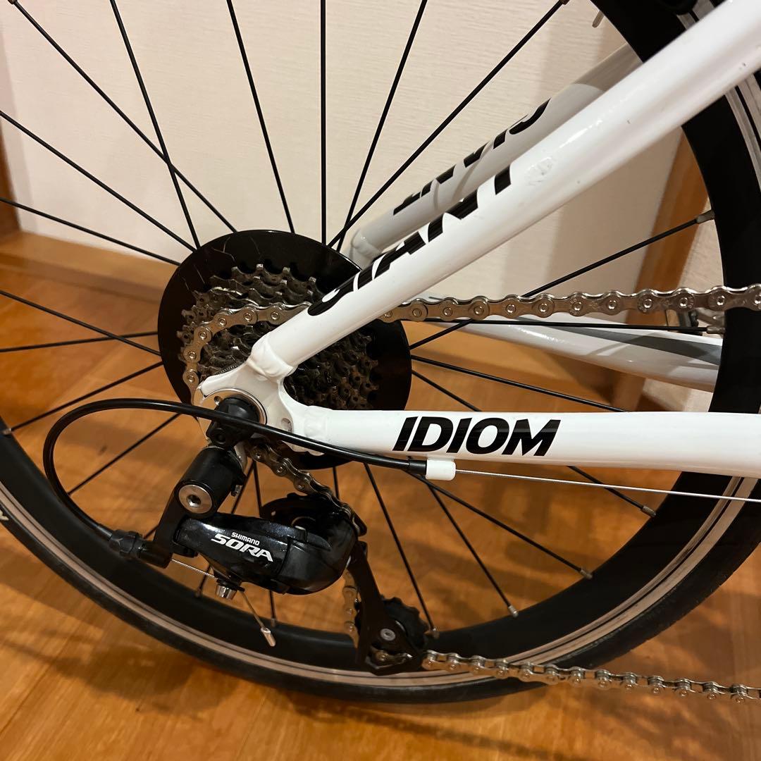美品 GIANT Idiom 20インチ 9速 新品部品 スラム ダホン ターン
